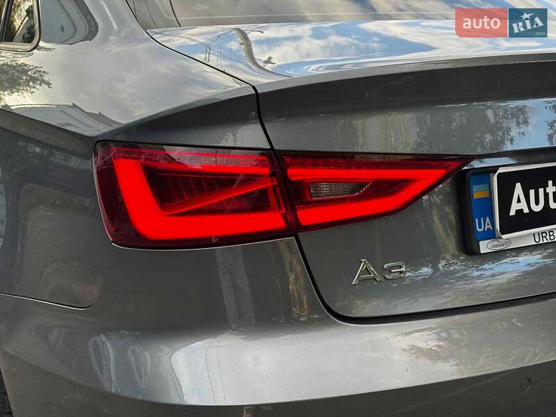 Седан Audi A3 2016 в Киеве