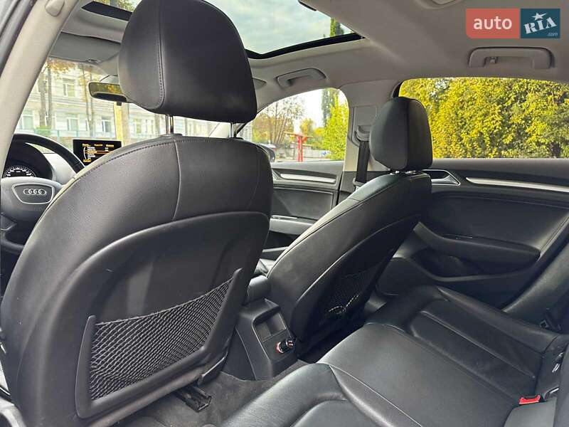 Седан Audi A3 2016 в Киеве