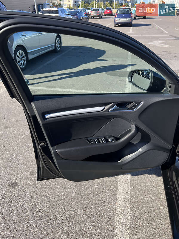 Седан Audi A3 2015 в Киеве