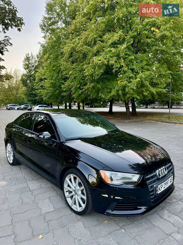 Седан Audi A3 2015 в Запоріжжі