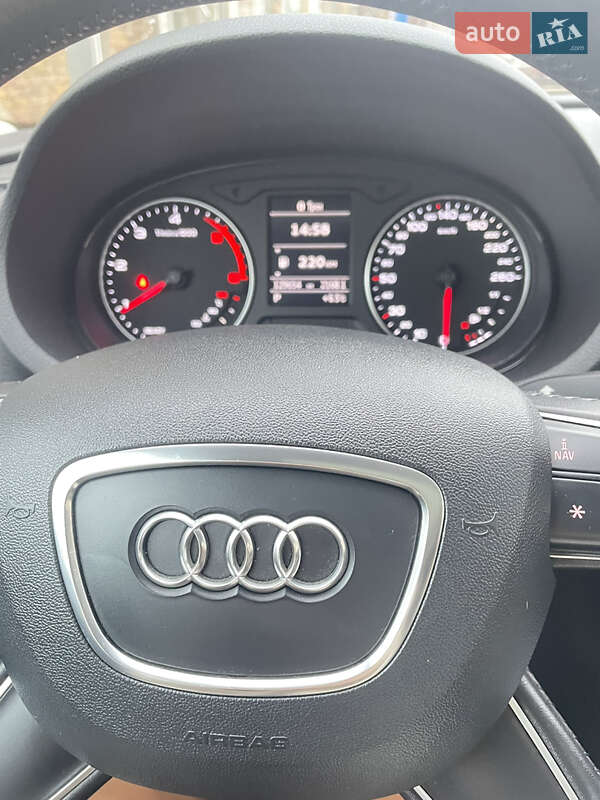 Седан Audi A3 2015 в Николаеве