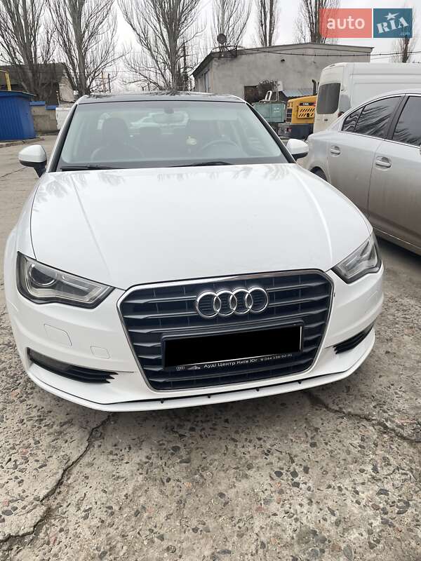 Седан Audi A3 2015 в 