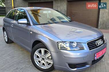 Хэтчбек Audi A3 2004 в 