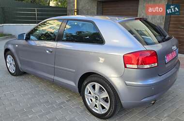 Хэтчбек Audi A3 2004 в 