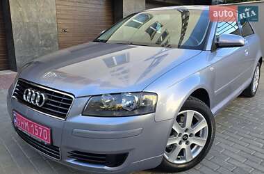 Хэтчбек Audi A3 2004 в 