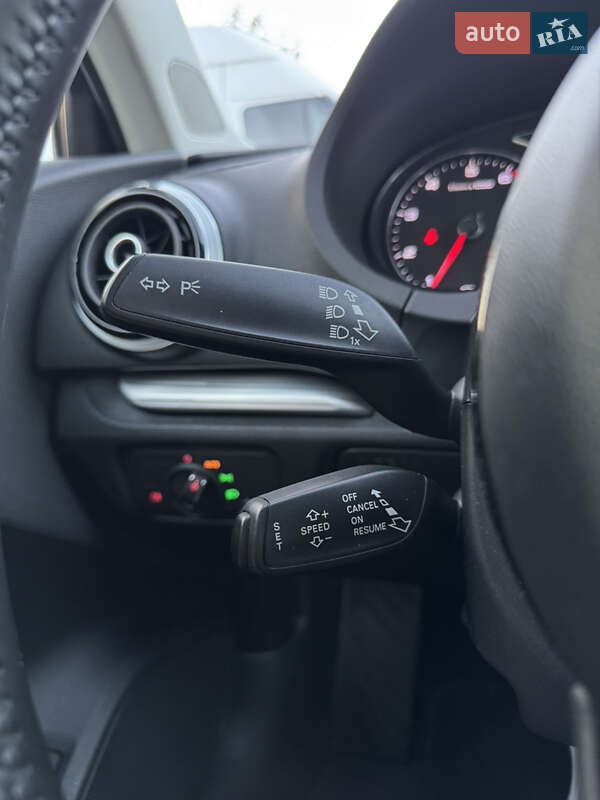 Седан Audi A3 2015 в Киеве