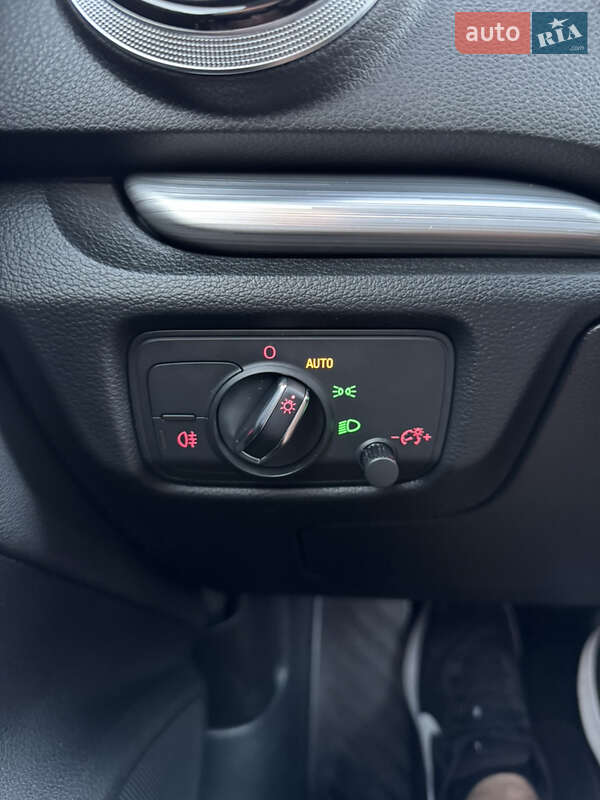 Седан Audi A3 2015 в Киеве