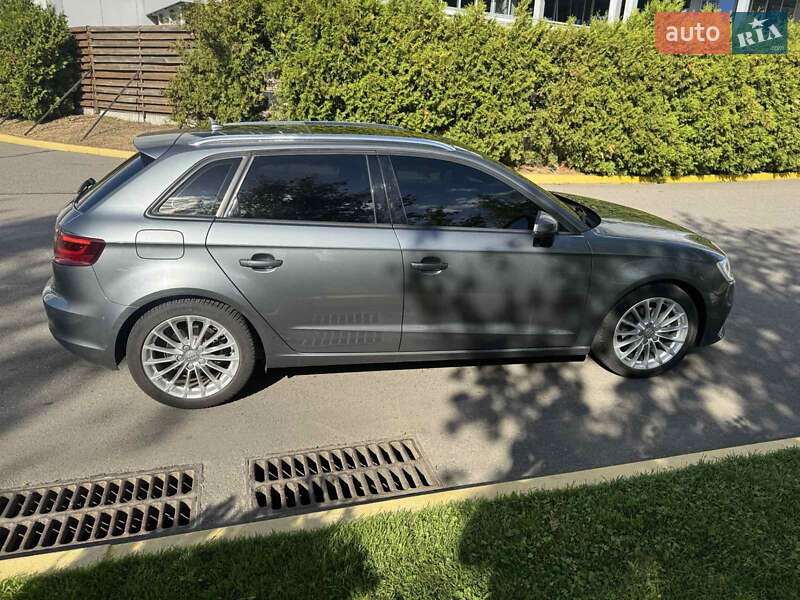 Хетчбек Audi A3 2015 в Києві