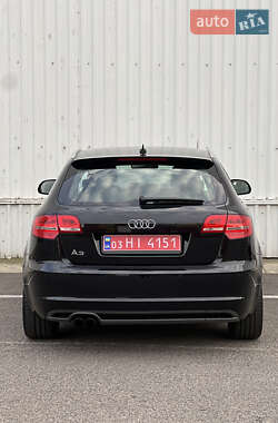 Хэтчбек Audi A3 2010 в 