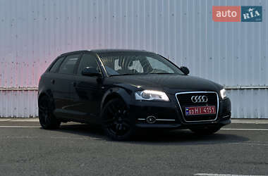 Хэтчбек Audi A3 2010 в 