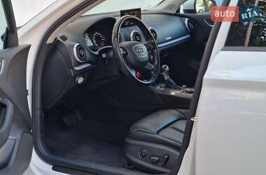 Седан Audi A3 2016 в 