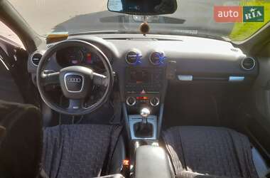 Хэтчбек Audi A3 2004 в 