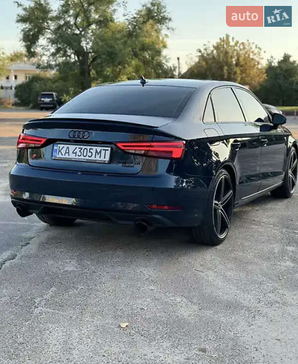 Седан Audi A3 2016 в Чернівцях