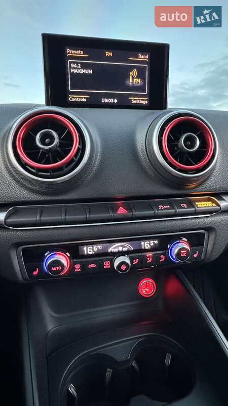 Седан Audi A3 2015 в Киеве