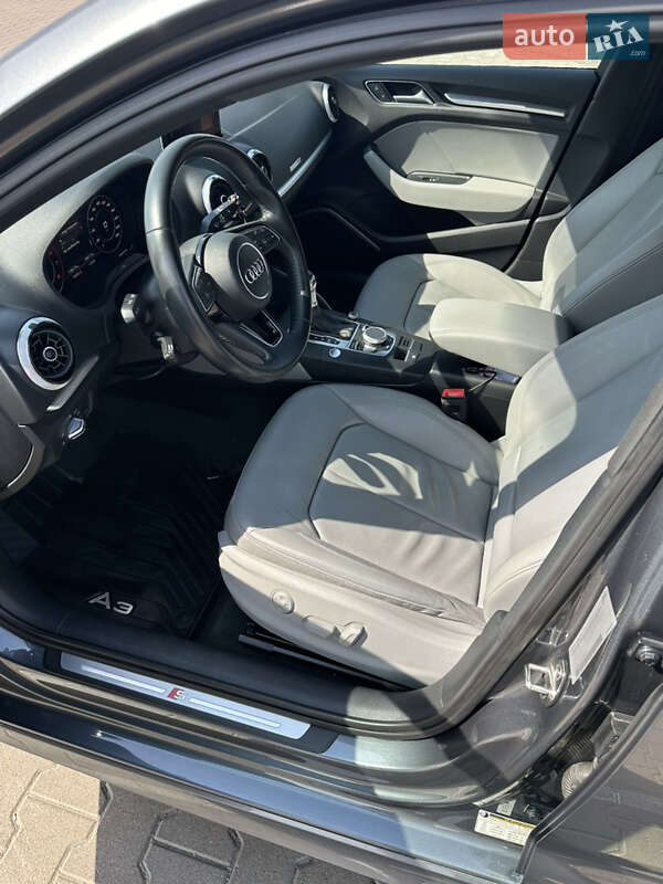 Седан Audi A3 2017 в Киеве