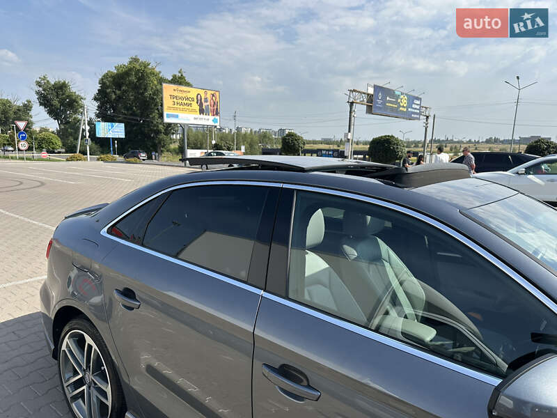 Седан Audi A3 2017 в Киеве