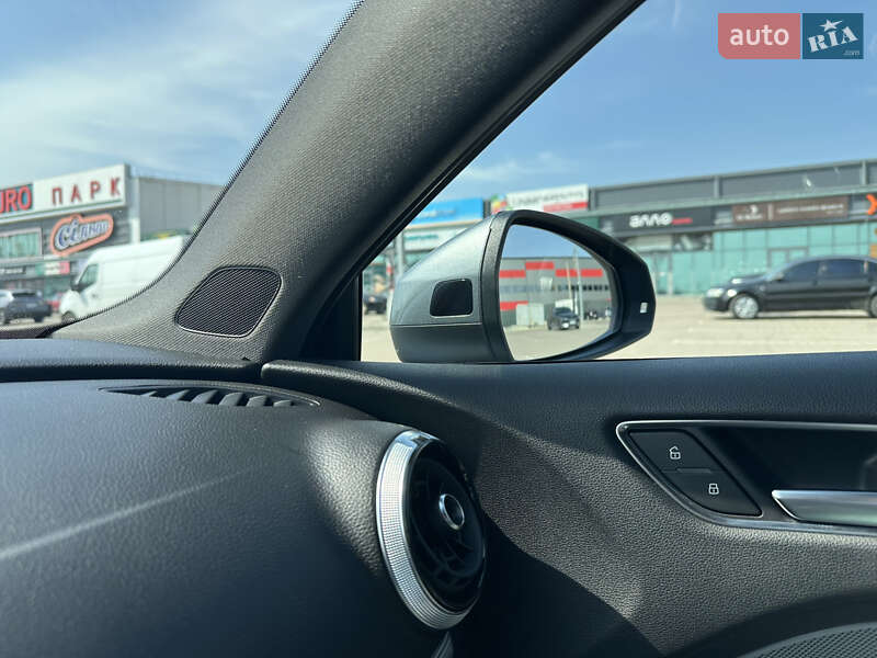 Седан Audi A3 2017 в Киеве