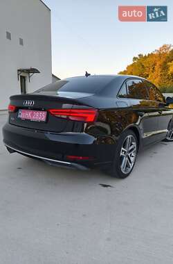 Седан Audi A3 2017 в 