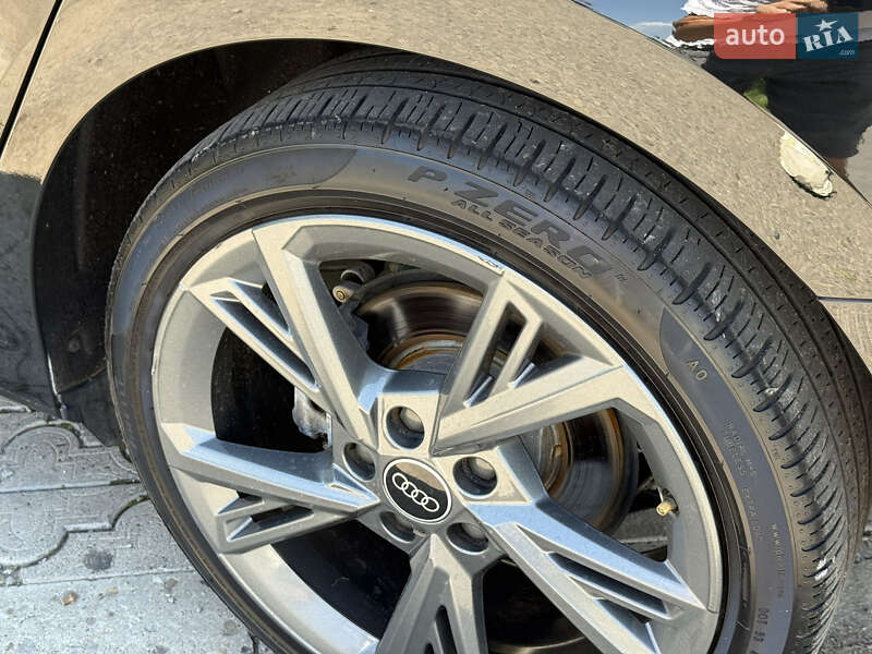 Седан Audi A3 2023 в Коломые