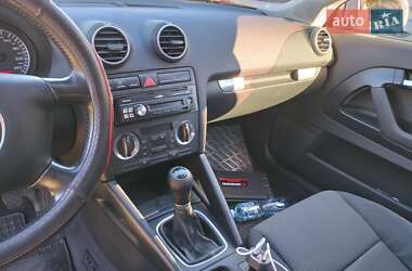 Хэтчбек Audi A3 2003 в 