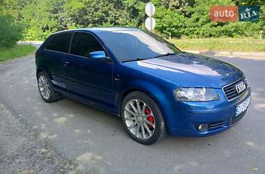 Хэтчбек Audi A3 2003 в 