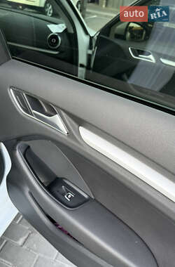 Хэтчбек Audi A3 2015 в 