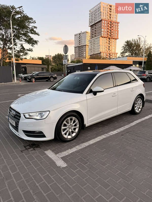 Хэтчбек Audi A3 2015 в Днепре фото 21 Хэтчбек Audi A3 2015 в Днепре