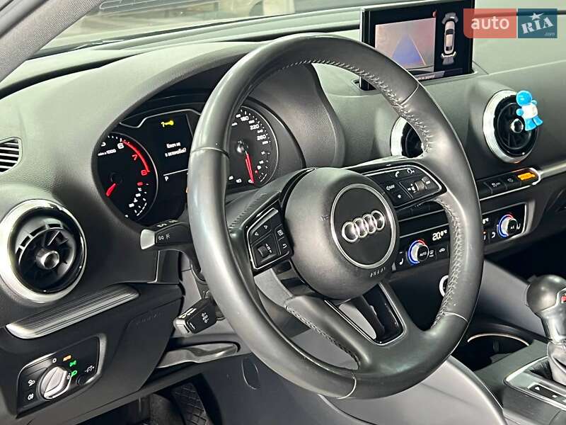Седан Audi A3 2019 в Одессе