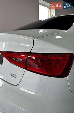 Седан Audi A3 2016 в 