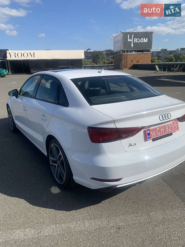 Седан Audi A3 2018 в Києві
