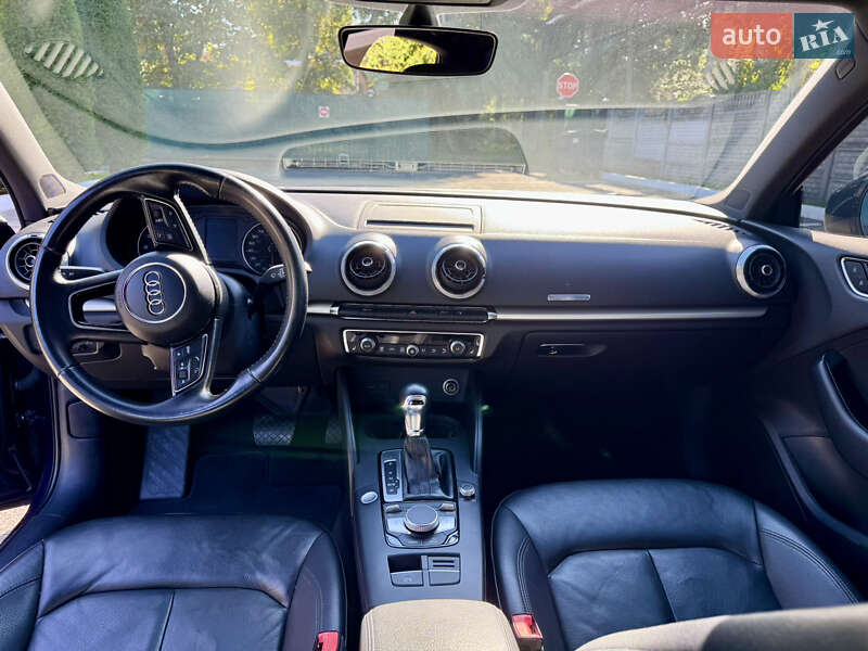 Седан Audi A3 2016 в Киеве