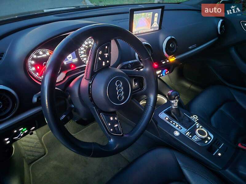 Седан Audi A3 2019 в Киеве