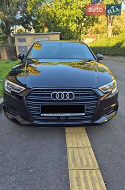 Седан Audi A3 2019 в Киеве