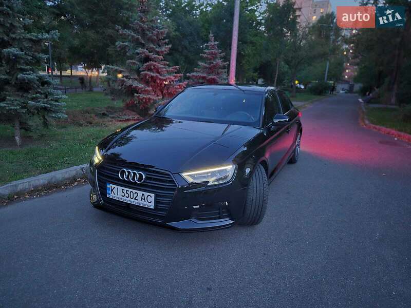 Седан Audi A3 2019 в Киеве