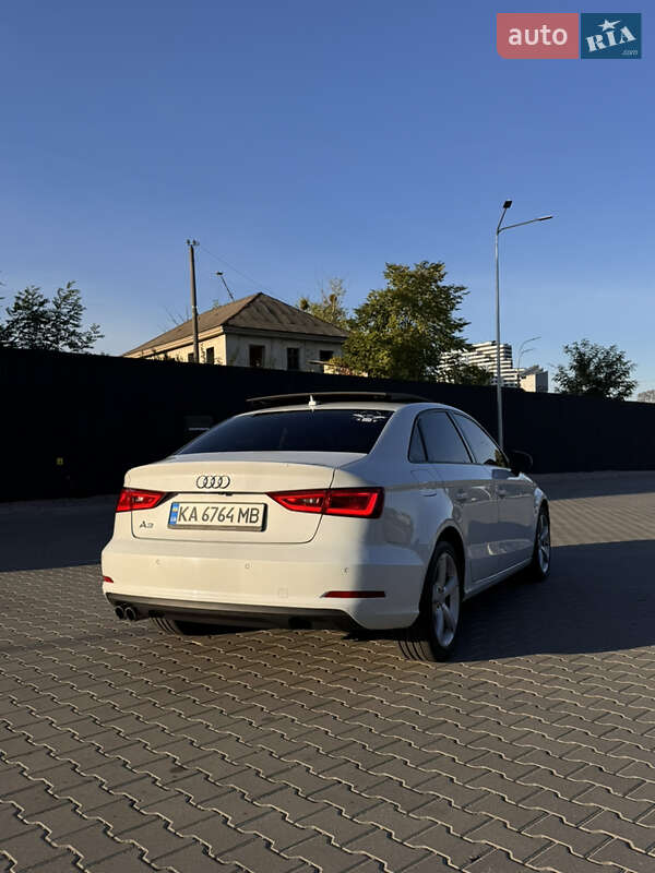 Седан Audi A3 2015 в Киеве