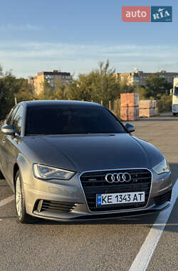 Седан Audi A3 2015 в Кривому Розі