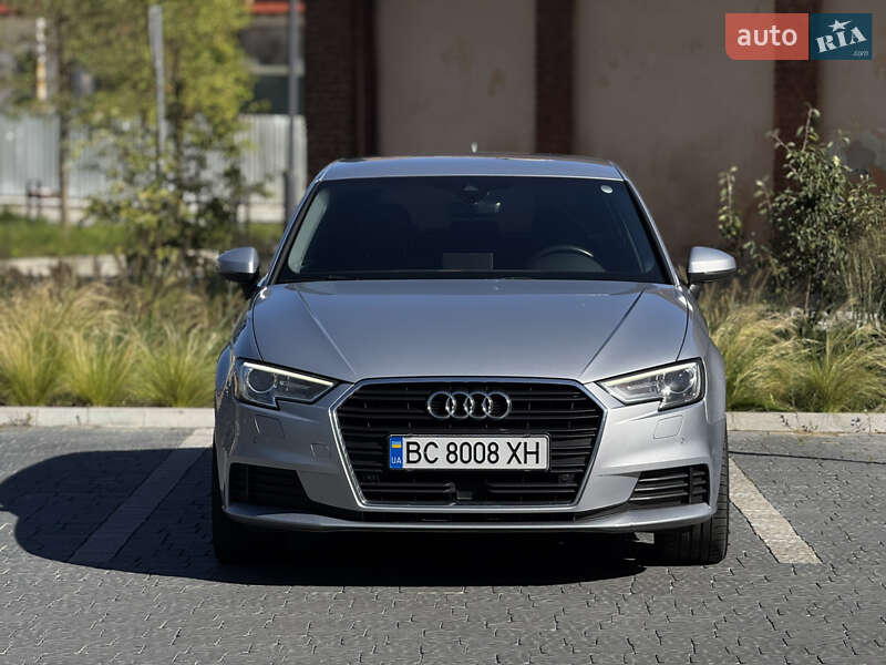 Хэтчбек Audi A3 2018 в Львове