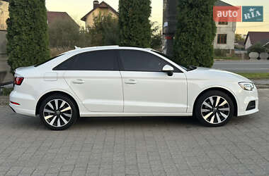 Седан Audi A3 2017 в Ивано-Франковске