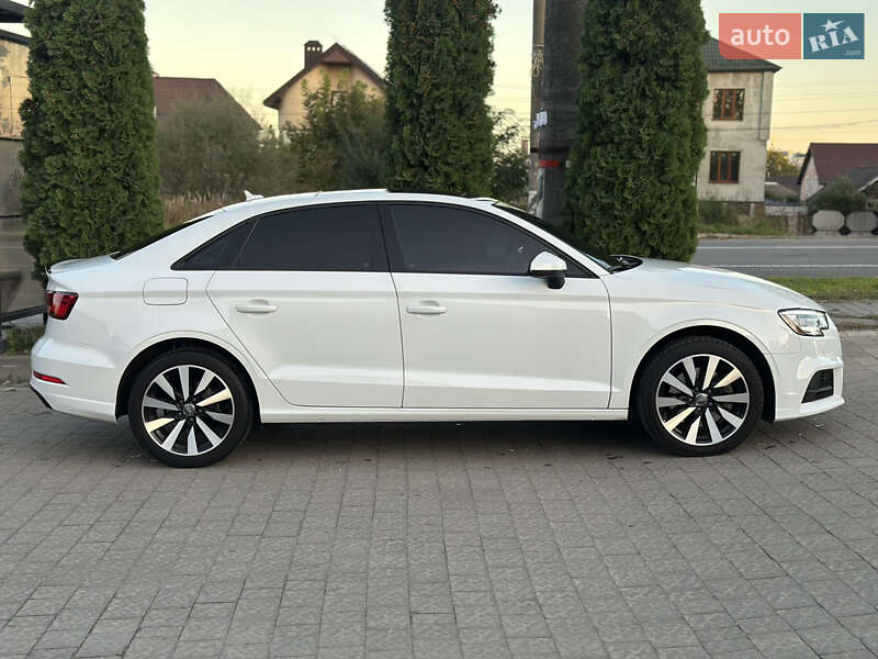 Седан Audi A3 2017 в Івано-Франківську