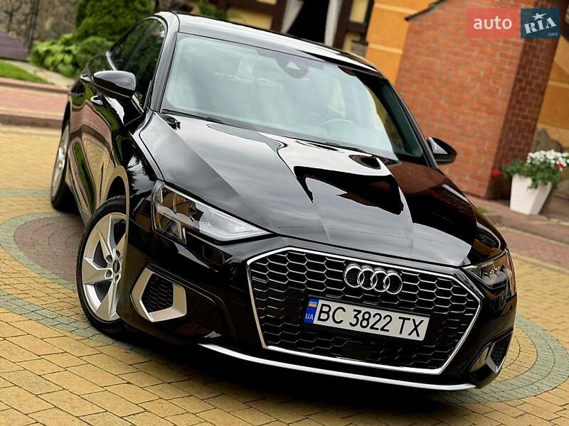 Седан Audi A3 2023 в Львове