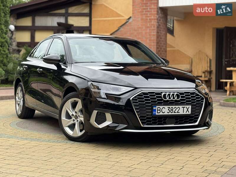 Седан Audi A3 2023 в Львове
