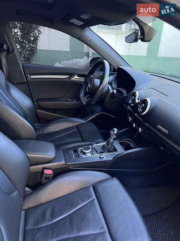 Седан Audi A3 2017 в Ровно