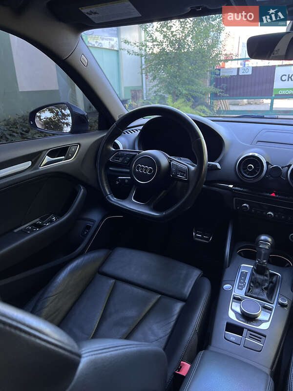 Седан Audi A3 2017 в Ровно