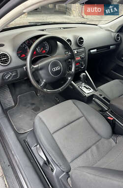 Хетчбек Audi A3 2004 в 