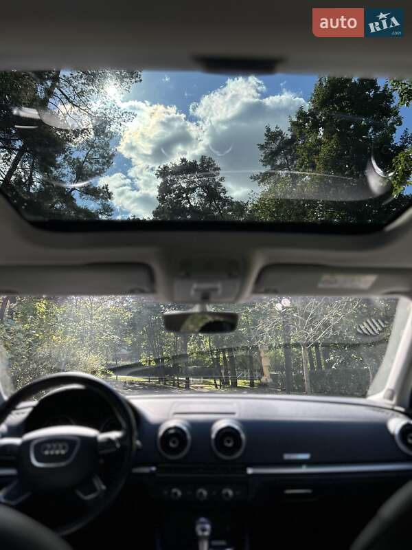 Седан Audi A3 2016 в Ирпене