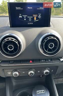 Седан Audi A3 2016 в 