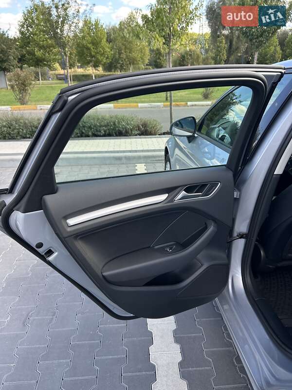 Седан Audi A3 2016 в Ирпене