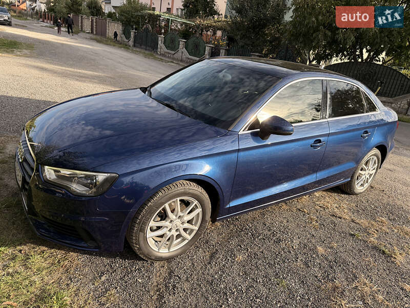 Седан Audi A3 2015 в Івано-Франківську