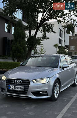Хетчбек Audi A3 2015 в Ужгороді