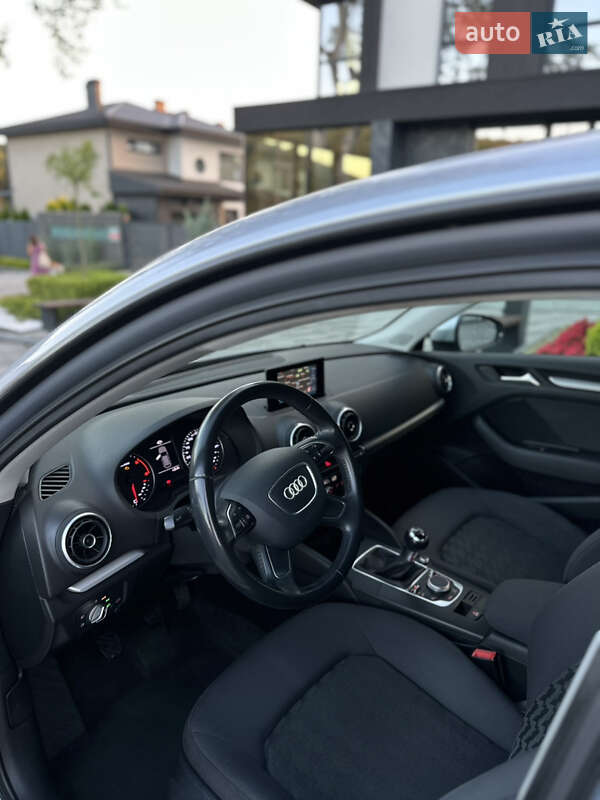 Хетчбек Audi A3 2015 в Ужгороді